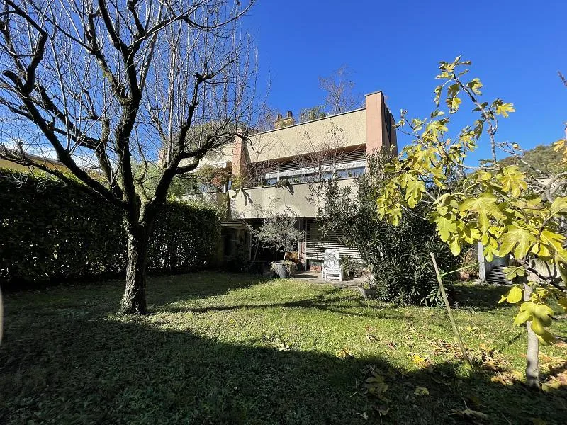 SPAZIOSA CON GIARDINO E TERRAZZE