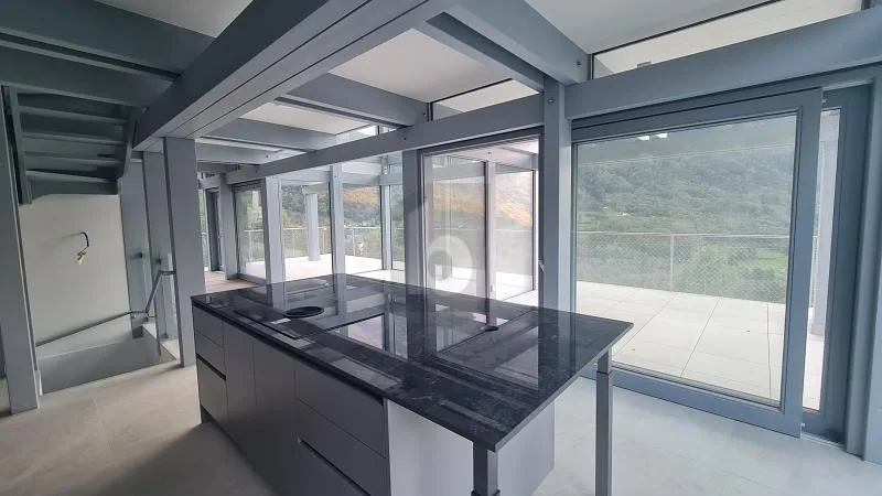 SPAZIOSA ED ELEGANTE CON VISTA MOZZAFIATO