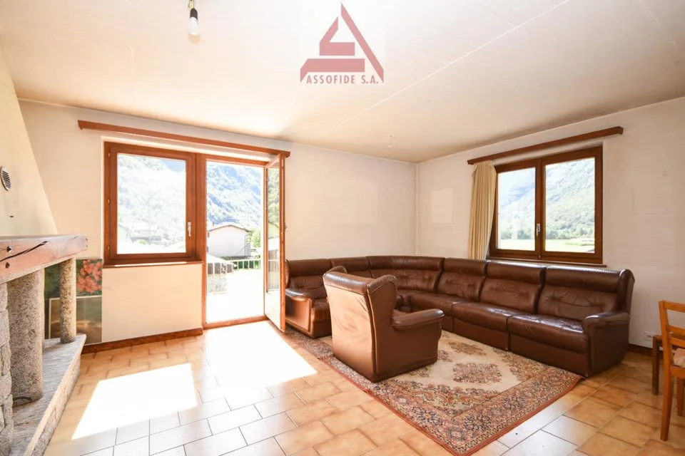 Casa di 10.5 locali / 10.5 - Zimmer - Haus – Foto 8 von 11