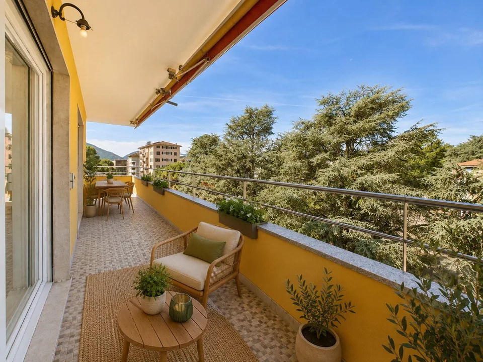 3.5 locali di ampia metratura, grande balcone soleggiato e a due passi dal Lago (residenza primaria o secondaria)