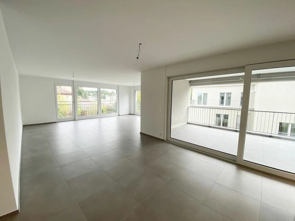 Appartement ensoleillé avec balcon spacieux et vue sur la Murg
