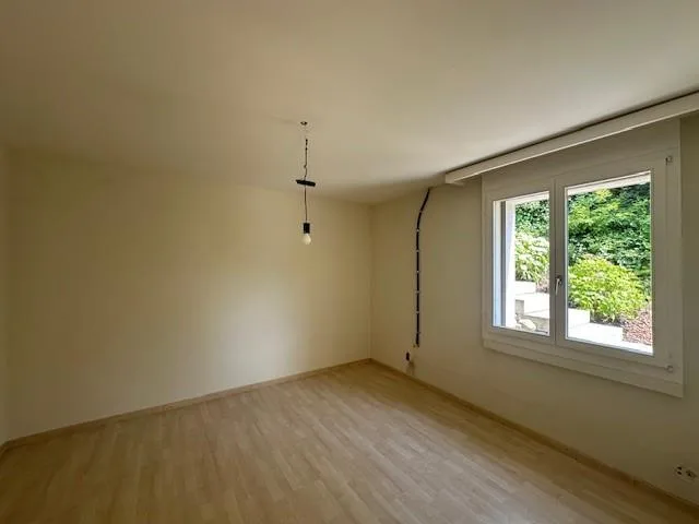 Helle und moderne 2.5-Zimmer-Wohnung mit Garten und Sitzplatz – Foto 9 von 9