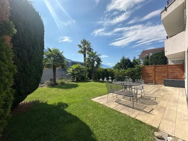 Helle und moderne 2.5-Zimmer-Wohnung mit Garten und Sitzplatz – Foto 7 von 9