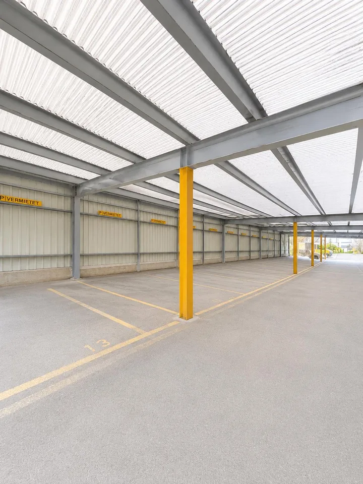 Überdachter Aussenparkplatz an zentraler Lage in Schlieren zu vermi...