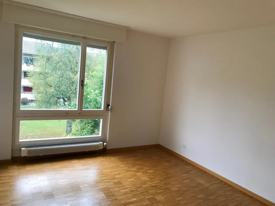 Sehr geräumige, helle 3.5 Zimmer Wohnung
