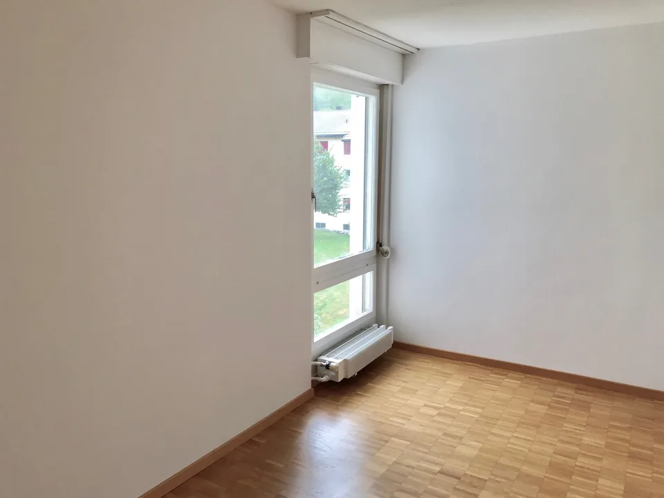 Sehr geräumige, helle 3.5 Zimmer Wohnung