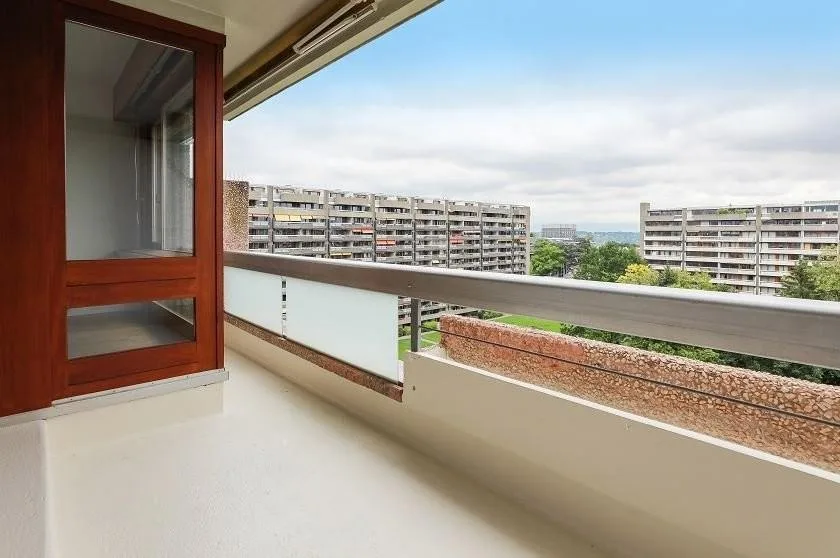 Spacious accommodation in the La Tourelle complex