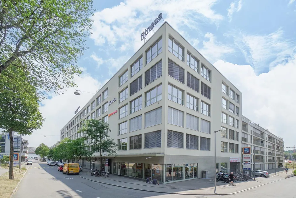 Moderne, lichtdurchflutete Bürofläche an zentraler Lage