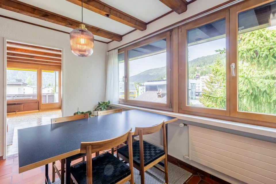 Charmante 2.5-Zimmer-Dachgeschosswohnung im Bündaquartier