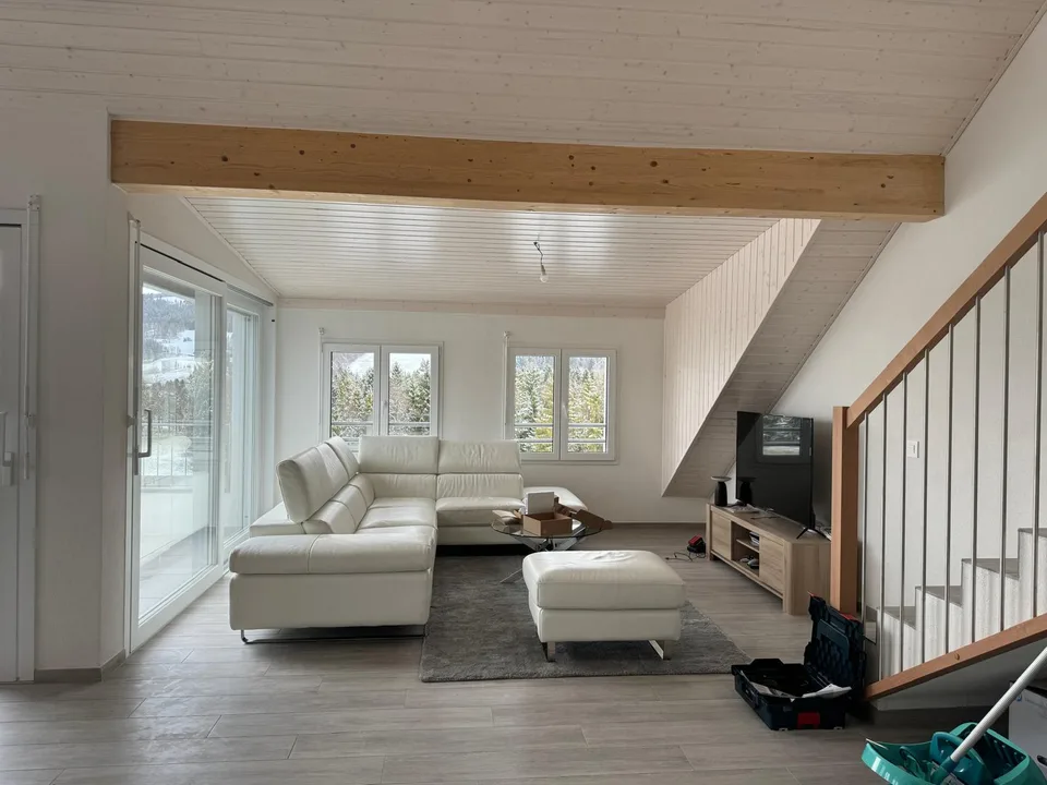 Magnifique attique avec vue superbe, grande mezzanine et transports...