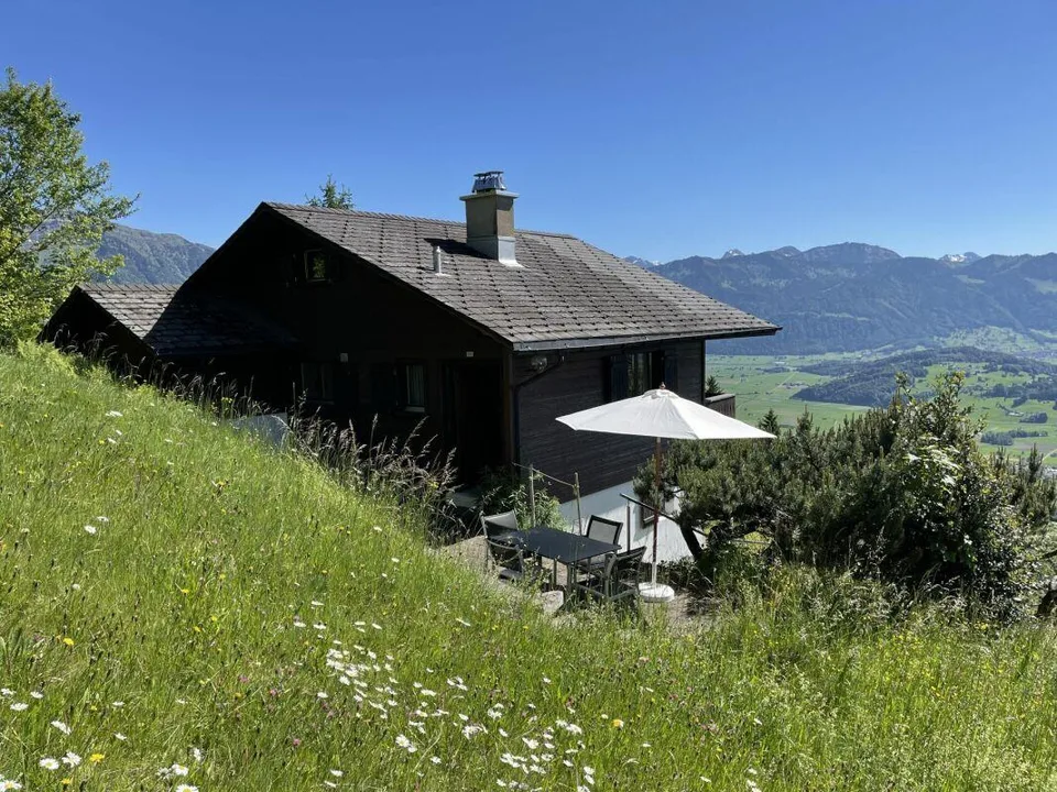 Holiday home with breathtaking Lake Zurich and Alpine views - 894 m² plot