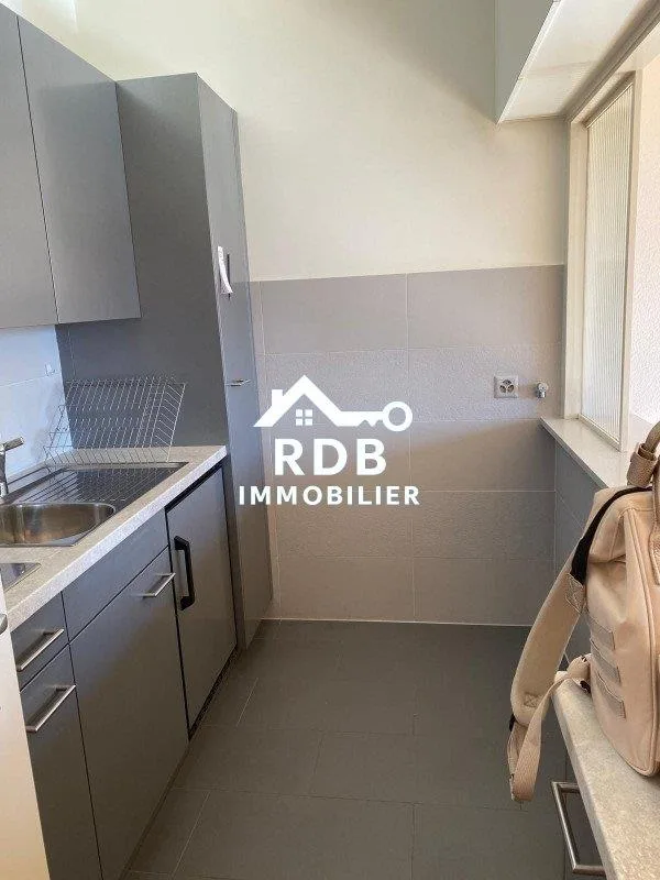 Appartement de 2,5 pièces au 4ème étage à Thônex 1226