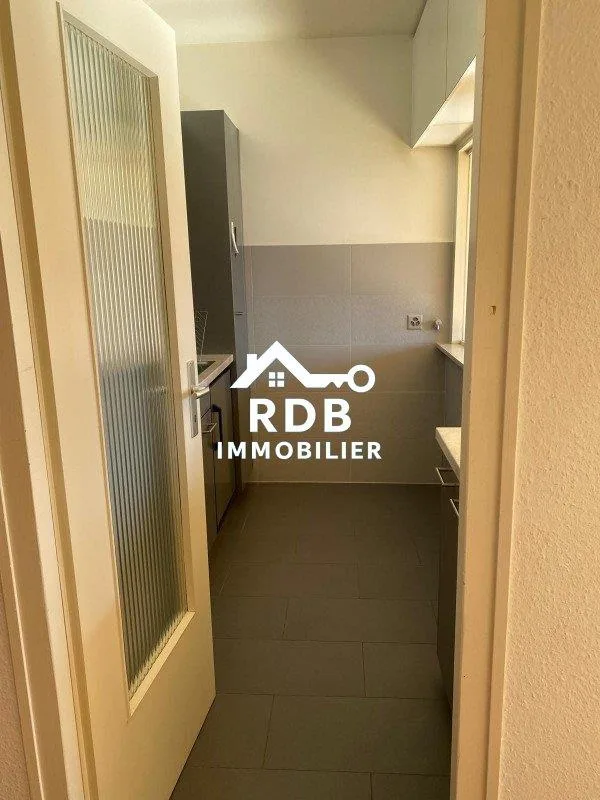 Appartement de 2,5 pièces au 4ème étage à Thônex 1226