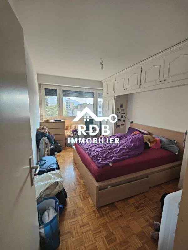 Appartement de 2,5 pièces au 4ème étage à Thônex 1226