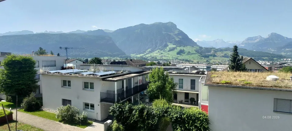 Grosszügige 5½-Zimmer-Wohnung mit zwei Balkonen in Schwyz
