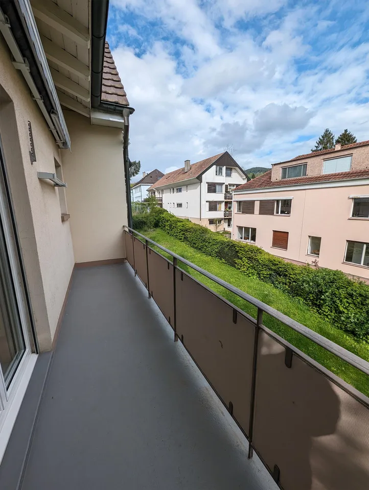Schöne 4-Zimmer-Wohnung mit 2 Balkonen in Arlesheim – photo 8 sur 9