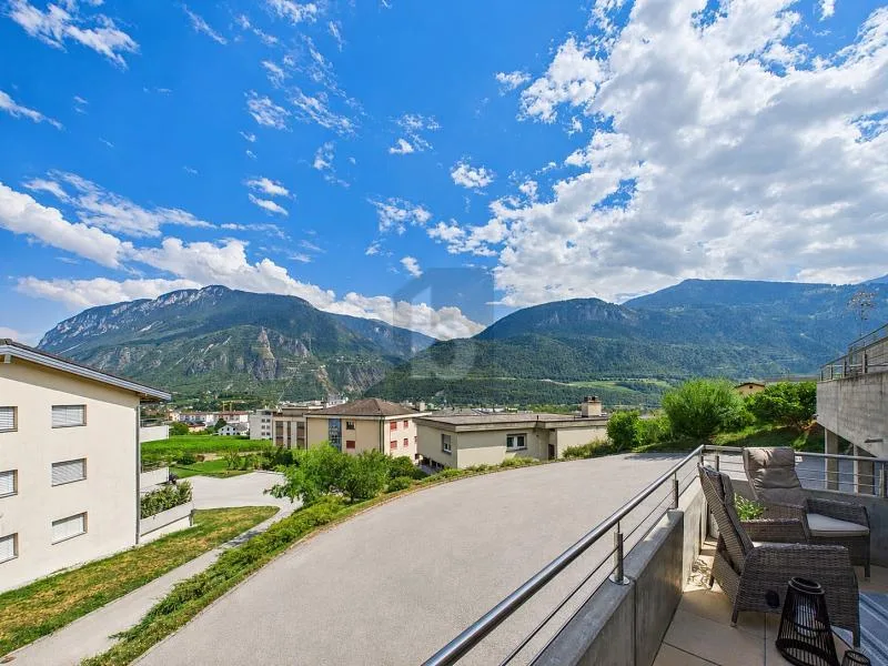 TERRASSE VERS LES ALPES