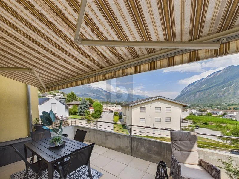 TERRASSE VERS LES ALPES