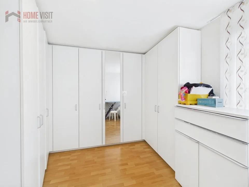 Grosszügiges 5.5-Zi.-DEFH -  Wohnen mit viel Platz und Charme