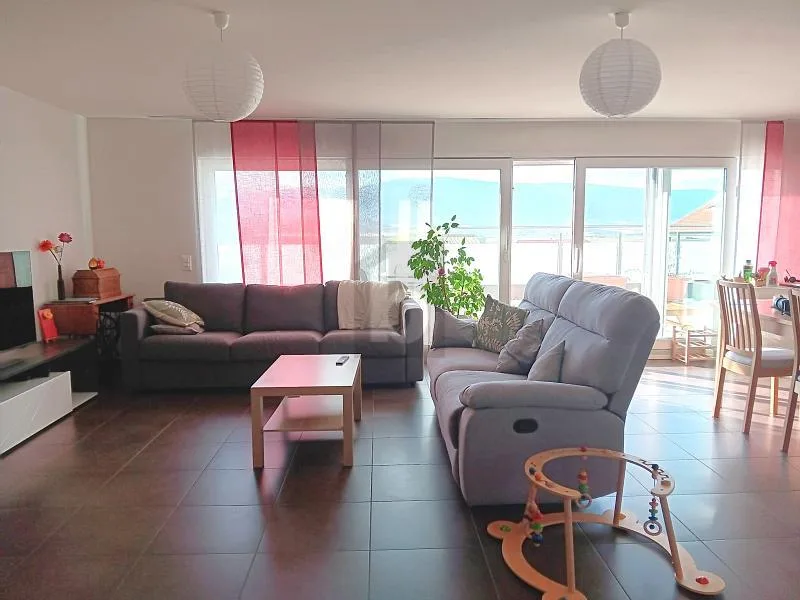 DUPLEX SPACIEUX AVEC VUE JURA !