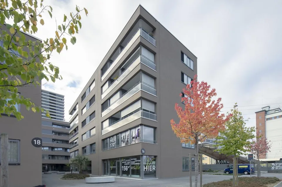 NÄHE BAHNHOF PRATTELN / HELLER GEWERBERAUM / 170m2