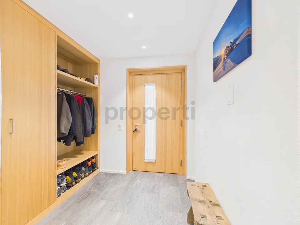 Moderne 2.5-Zimmer-Wohnung mit grossem Balkon in Rabius