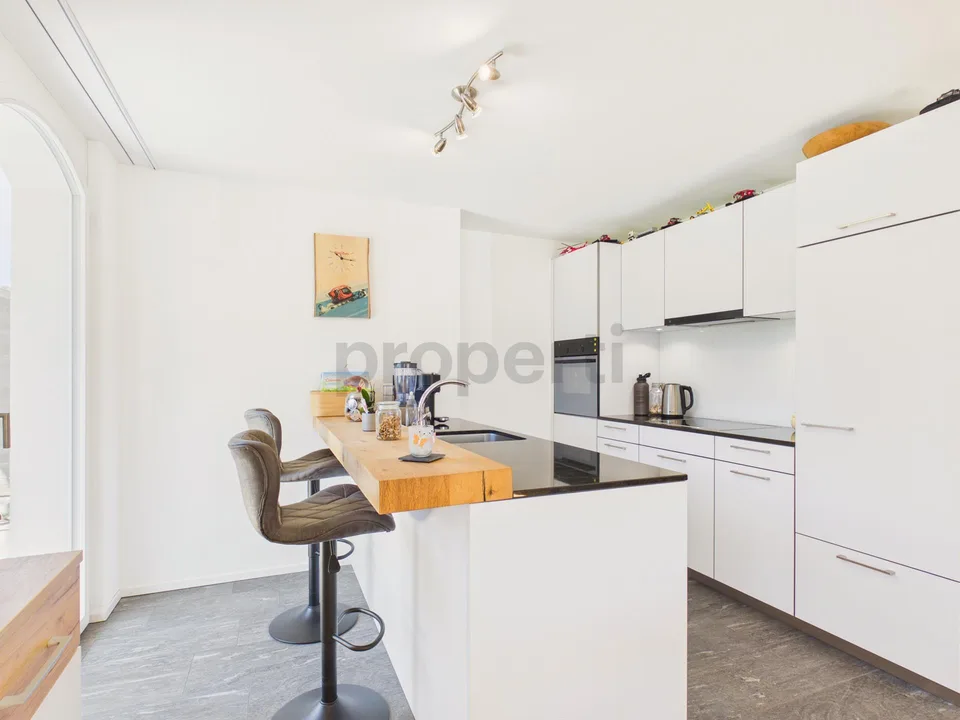 Moderne 2.5-Zimmer-Wohnung mit grossem Balkon in Rabius
