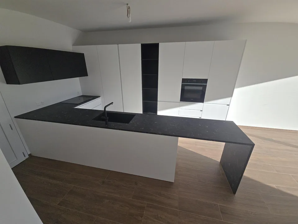 MODERNE E NUOVE VILLETTE DI 5.5 LOCALI CON GIARDINO A MANNO