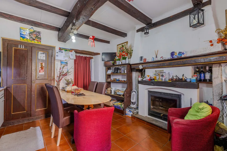 BARGAIN - CHARACTERISTIC 7.5-ROOM HOUSE RENOVATED IN BRENO