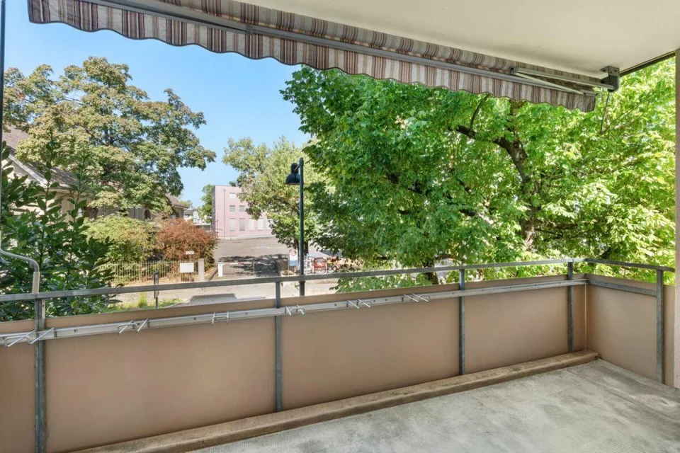 Helle 3,5-Zimmerwohnung mit Lift und Balkon an zentraler Lage in Bi... – Foto 7 von 13