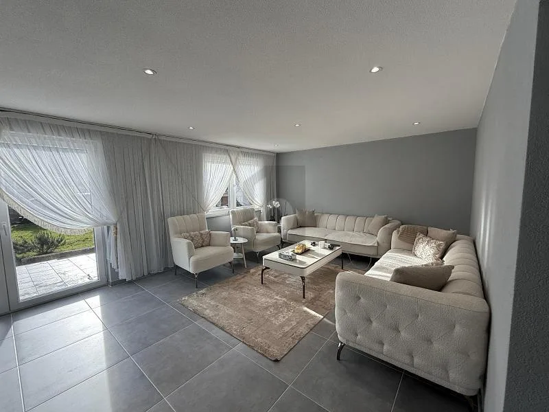 VÖLLIG RENOVIERTE MODERNE AUSSERGEWÖHNLICHE