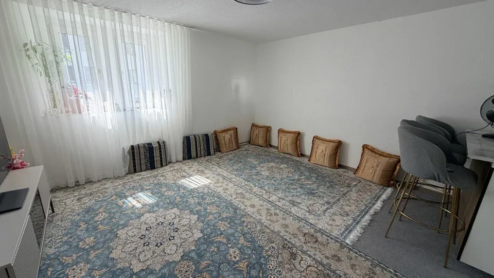 ZWEI 4.5-ZIMMER-HAUSHÄLFTEN - WOHNEN & VERMIETEN IN FLUMS