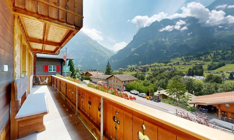 Family-friendly living with separate apartment and mountain panorama