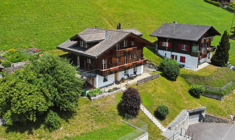 Family-friendly living with separate apartment and mountain panorama