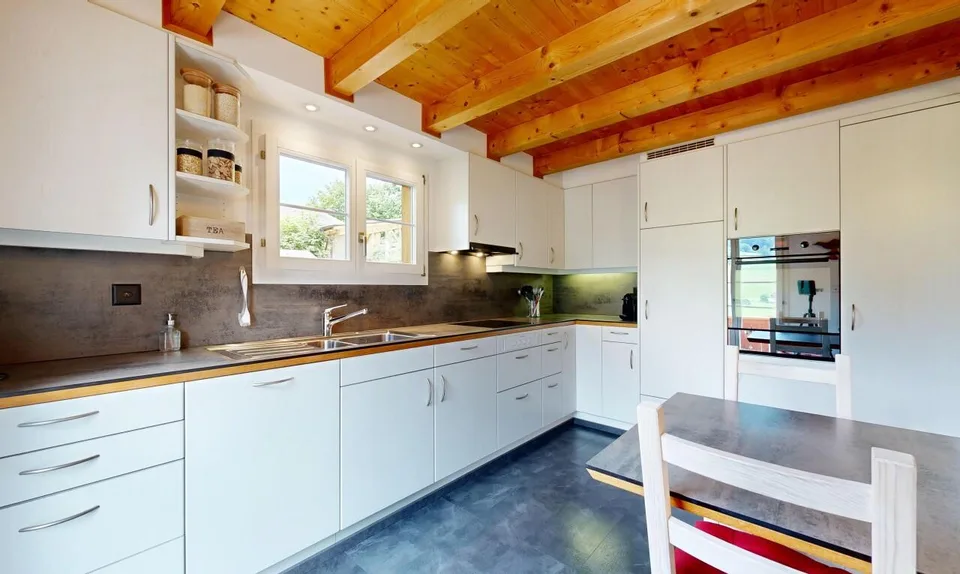 Family-friendly living with separate apartment and mountain panorama
