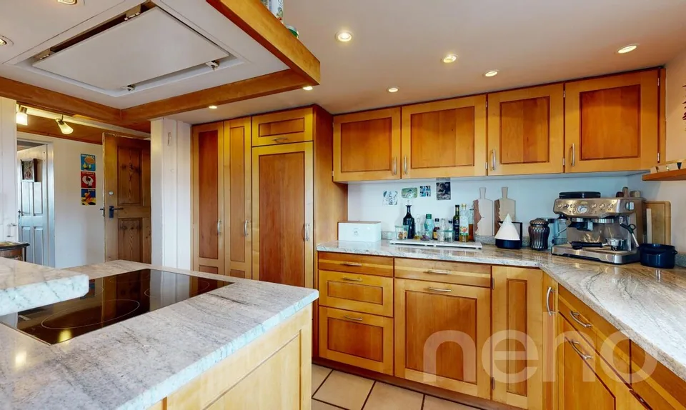 Versatile property with annex apartment in idyllic natural setting