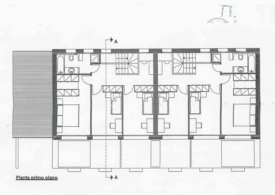 CASA GEMELLA DI 8.5 LOCALI CON PISCINA E TERRENO A MELANO