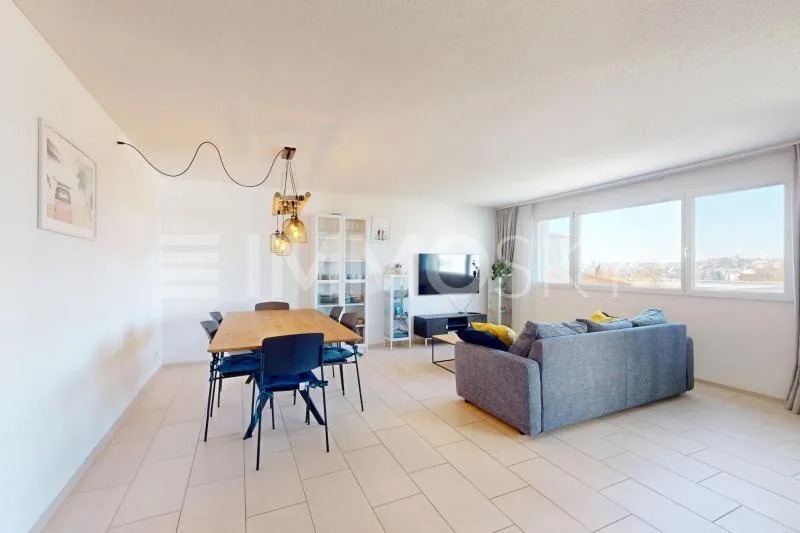 4,5 Zimmer hell mit Loggia in Freiburg!