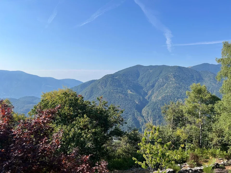 Un refuge dans les montagnes du Tessin – Rustico avec vue imprenable