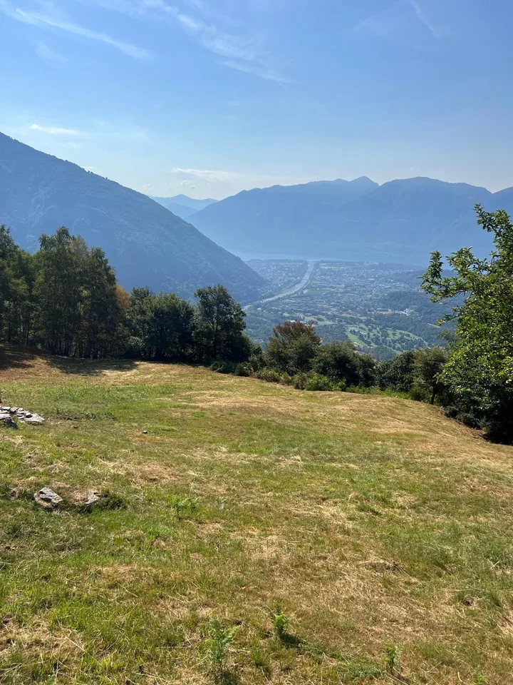 Un refuge dans les montagnes du Tessin – Rustico avec vue imprenable