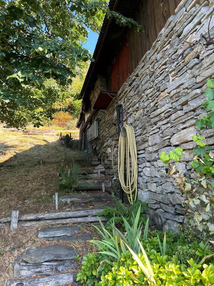 Un refuge dans les montagnes du Tessin – Rustico avec vue imprenable