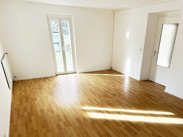 3 1/2-Zimmer-DaErdgeschosscwohnung mit Balkon an sehr zentraler Lag...