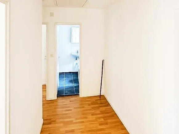 3 1/2-Zimmer-DaErdgeschosscwohnung mit Balkon an sehr zentraler Lag... – photo 9 sur 17