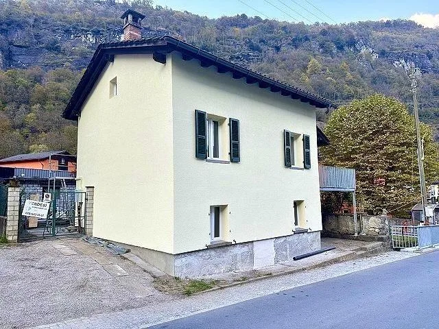 3 1/2-Zimmer-DaErdgeschosscwohnung mit Balkon an sehr zentraler Lag...
