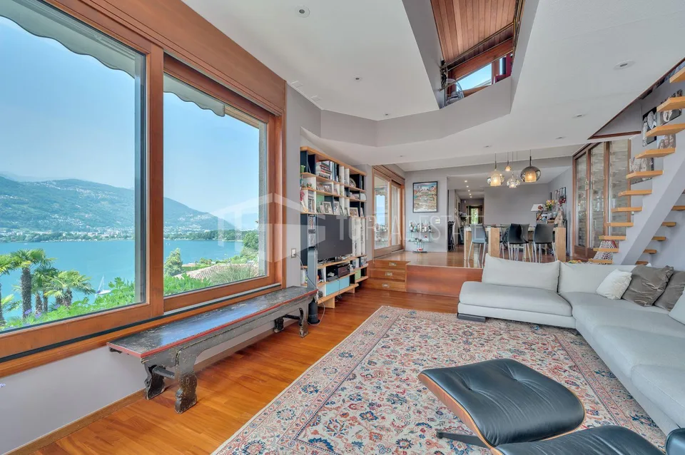 PRESTIGETRÄCHTIGE VILLA IN MONTAGNOLA MIT SEEBLICK UND HALLENBAD