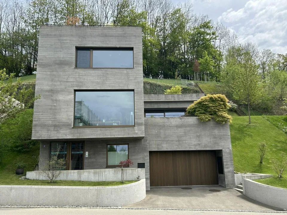 Designerhaus in exklusiver Hanglage mit Panoramablick