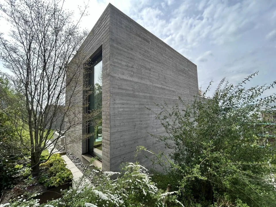 Designerhaus in exklusiver Hanglage mit Panoramablick