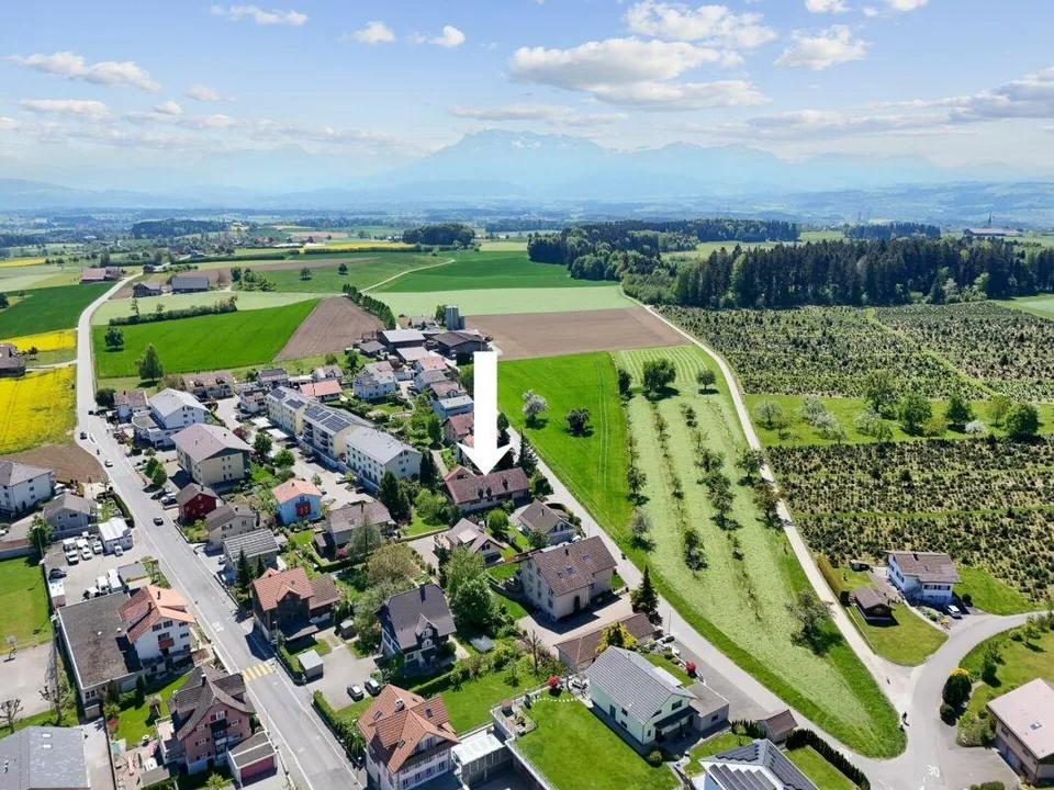 Grosszügiges Einfamilienhaus an ländlicher, ruhiger und sonniger La...