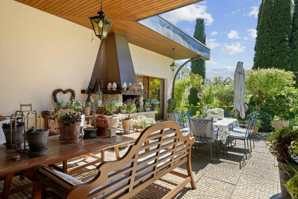Grosszügiges Einfamilienhaus an ländlicher, ruhiger und sonniger La...
