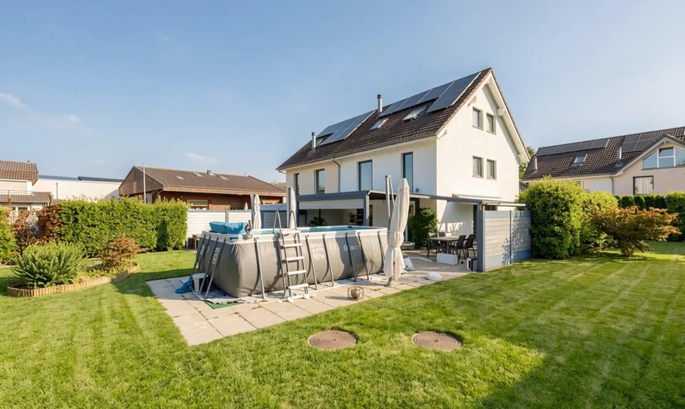 Magnificent villa with garden in Goumoens-la-Ville